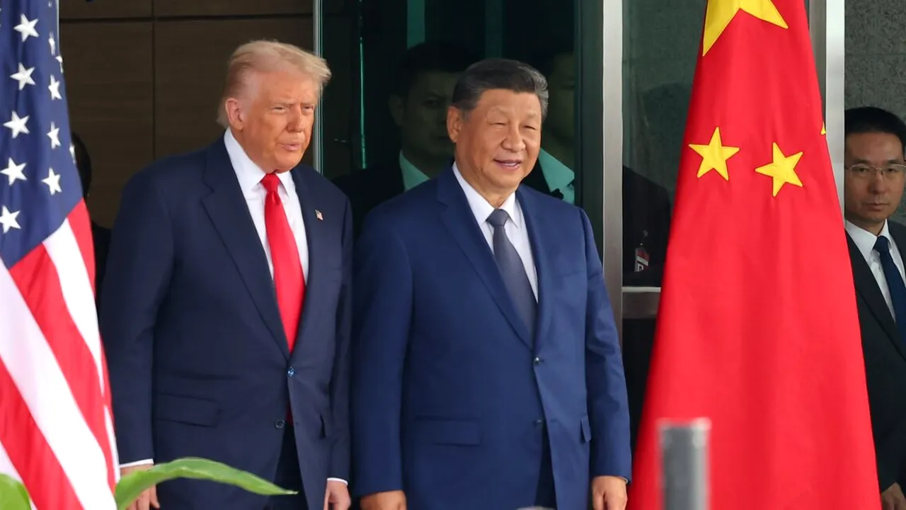Donald Trump își încheie turneul asiatic prin întâlnirea cu liderul Chinei, Xi Jinping. Tarifele pentru China scad cu 10%. Ce au discutat cei doi