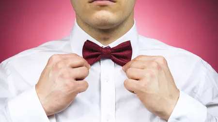 De ce se îngălbenesc cămășile albe de la transpirație și cum putem evita acest lucru