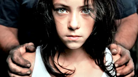 Noul profil al traficanților de persoane și metodele lor de racolare. „Ce face fata lu` tata, câți bani am făcut noi în seara asta?