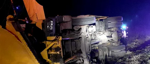 Utilaj de deszăpezire, răsturnat pe DN 2A, în Ialomița. Șoferul a fost rănit