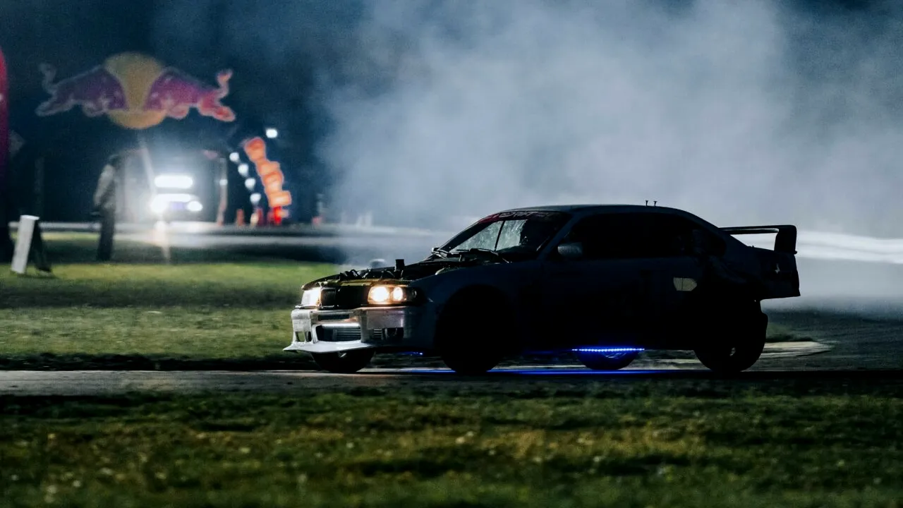 Se intensifică lupta pentru titlu în Campionatul Național de Drift, după cursa de noapte de la Mureș
