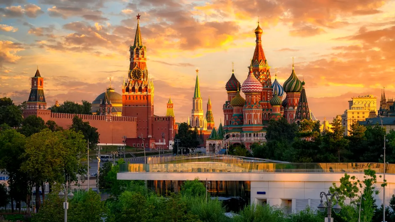 Kremlinul interzice studiile semnate de Universitatea YALE în Rusia. Activitatea prestată de centrul educațional american este indezirabilă