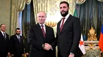 Putin nu poate fi ignorat la Damasc, chiar dacă l-a susținut pe Bashar al-Assad. Rusia își menține influența în Siria și securizează bazele militare