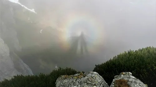 Fenomen rar în Munții Bucegi! Un ranger montan a făcut fotografiile unice (GALERIE FOTO)