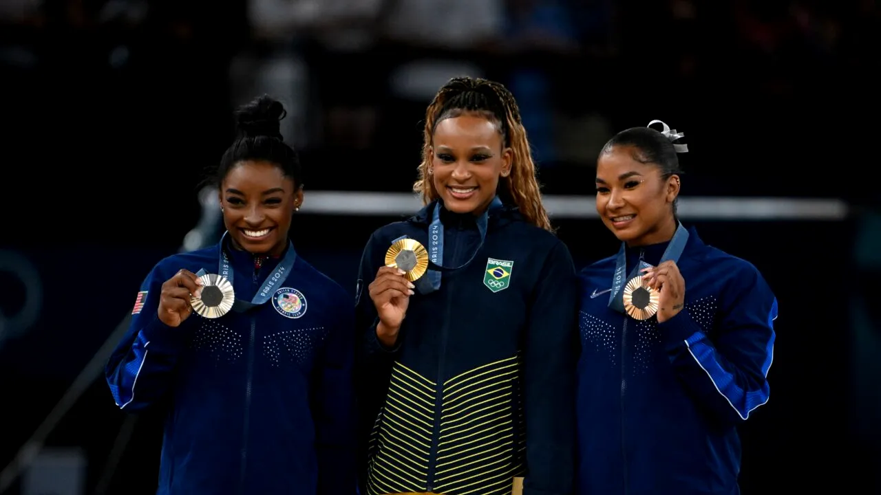 De ce sunt gimnaștii mai scunzi decât alți sportivi? Mitul care nu a putut fi încă demonstrat științific