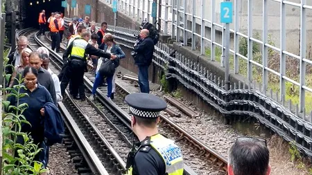 Metroul londonez, paralizat după ce a fost inundat cu 2 milioane de litri de apă