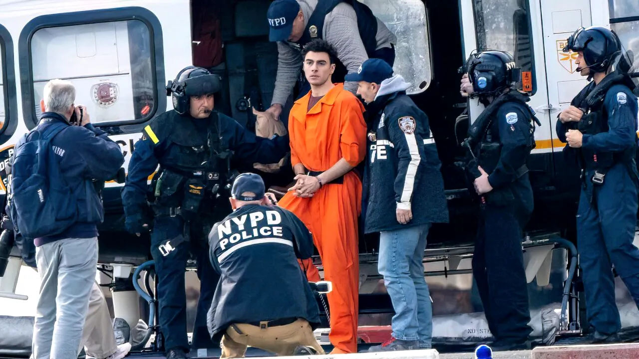 Presupusul asasin al directorului United Health pledează NEVINOVAT în fața instanței. Este pasibil de pedeapsa cu moartea