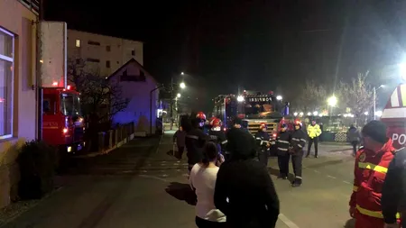 FOTO Explozie produsă într-un bloc din Dâmbovița