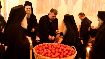 Ce fac politicienii de PAȘTE? / Marcel Ciolacu și Nicolae Ciucă respectă tradiția de a lua masa cu FAMILIA