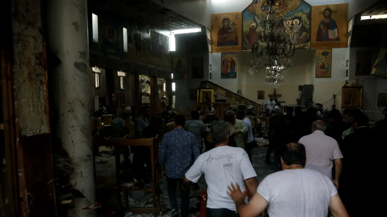 ATENTAT sinucigaș cu bombă într-o biserică din Damasc. Cel puțin 20 de morți și 52 de răniți