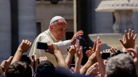 Papa Francisc, contact direct cu un cardinal depistat pozitiv cu Covid-19! Ce greșeală a făcut Suveranul Pontif