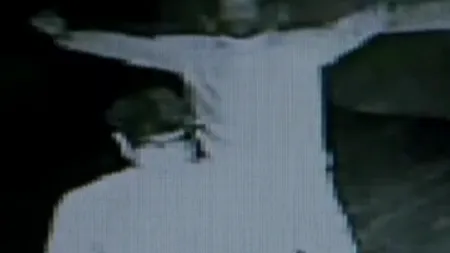 Un bărbat a intrat într-un bar din Bacău și a cerut să i se pună de 10 ori o manea a lui Florin Salam. A murit după ce un client aflat la o masă alăturată i-a dat cu o sticlă-n cap