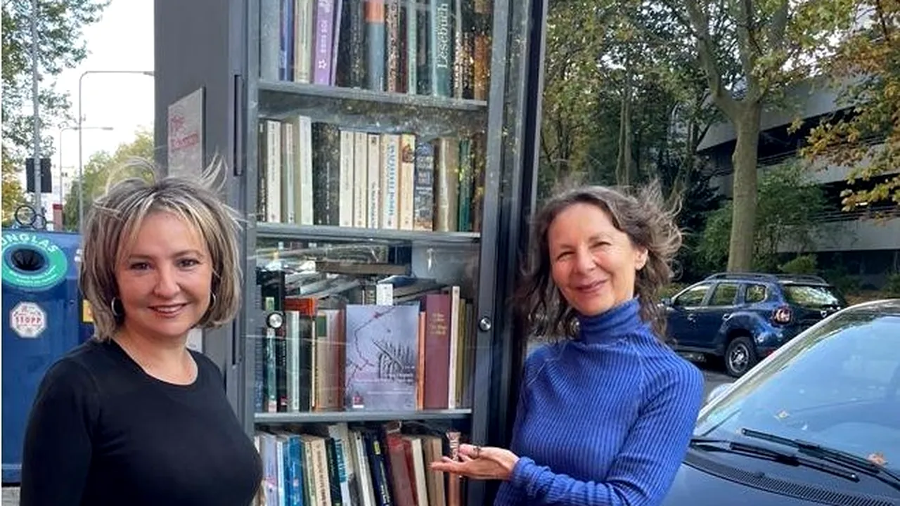 Cartea de poezie “Legea apei”, apariție germano-română, va fi lansată la Târgul de Carte de la Frankfurt. Anca Stuparu, colaborare inedită cu artista newyorkeză Marie Christine Katz (FOTO)