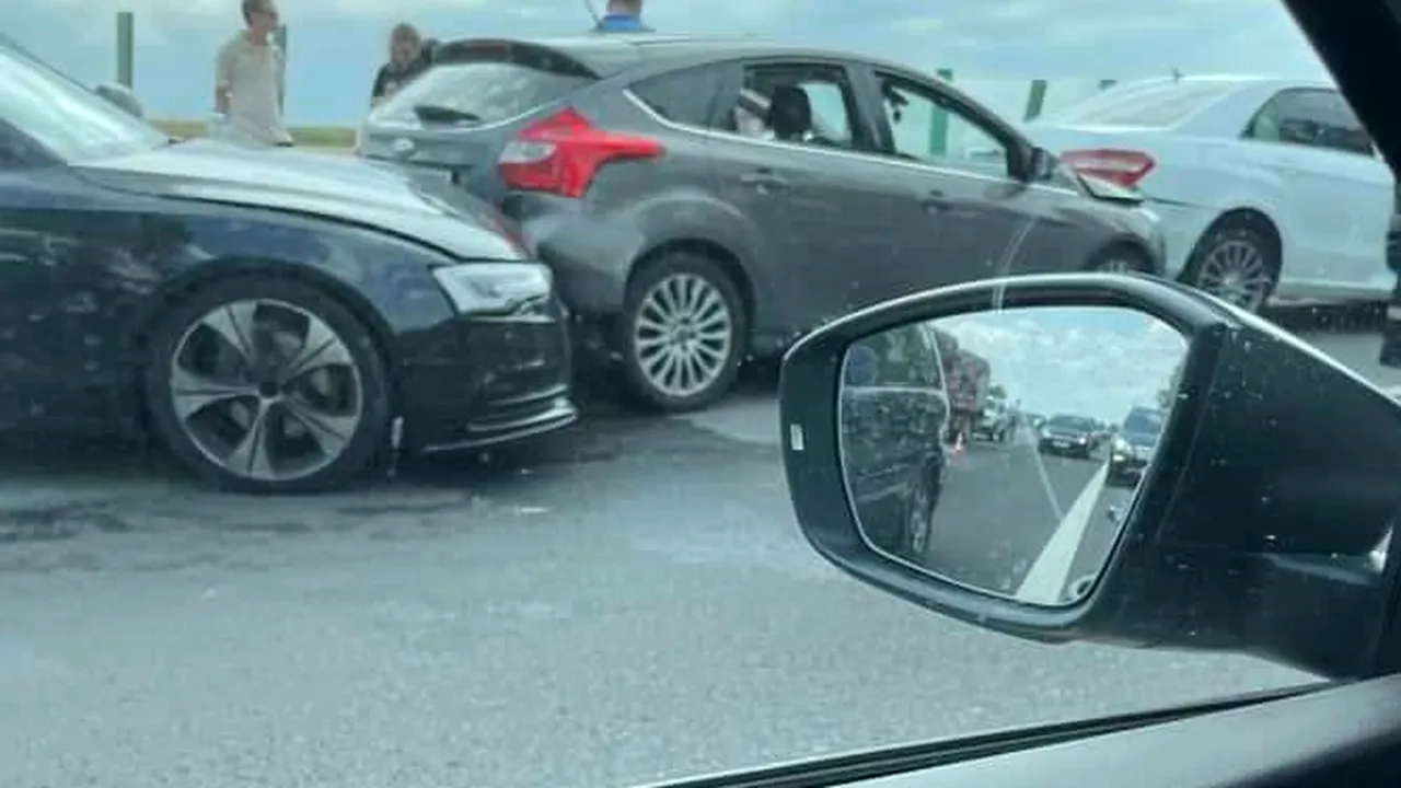 Accident în lanț pe Autostrada Soarelui, în sensul către București. Traficul este restricționat | FOTO