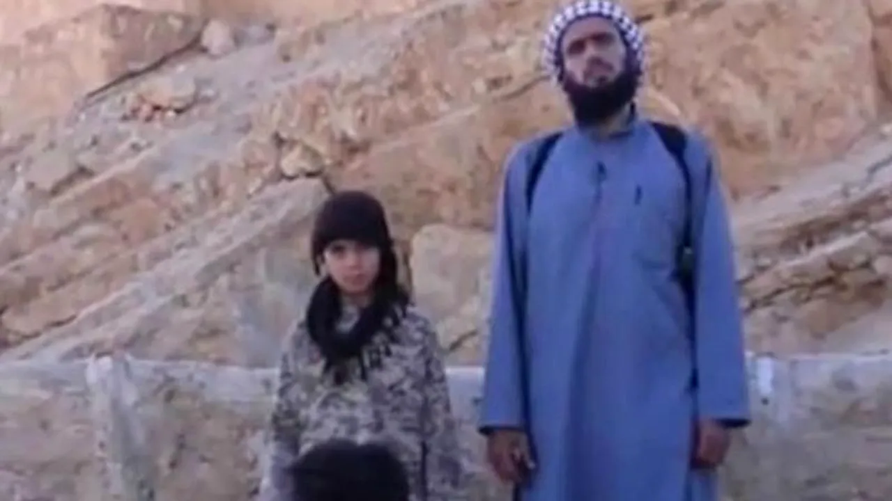 Ce i-au pus să facă membrii grupării Stat Islamic pe copiii dintr-o tabără militară. „M-au învățat cum să țin sabia și cum să lovesc