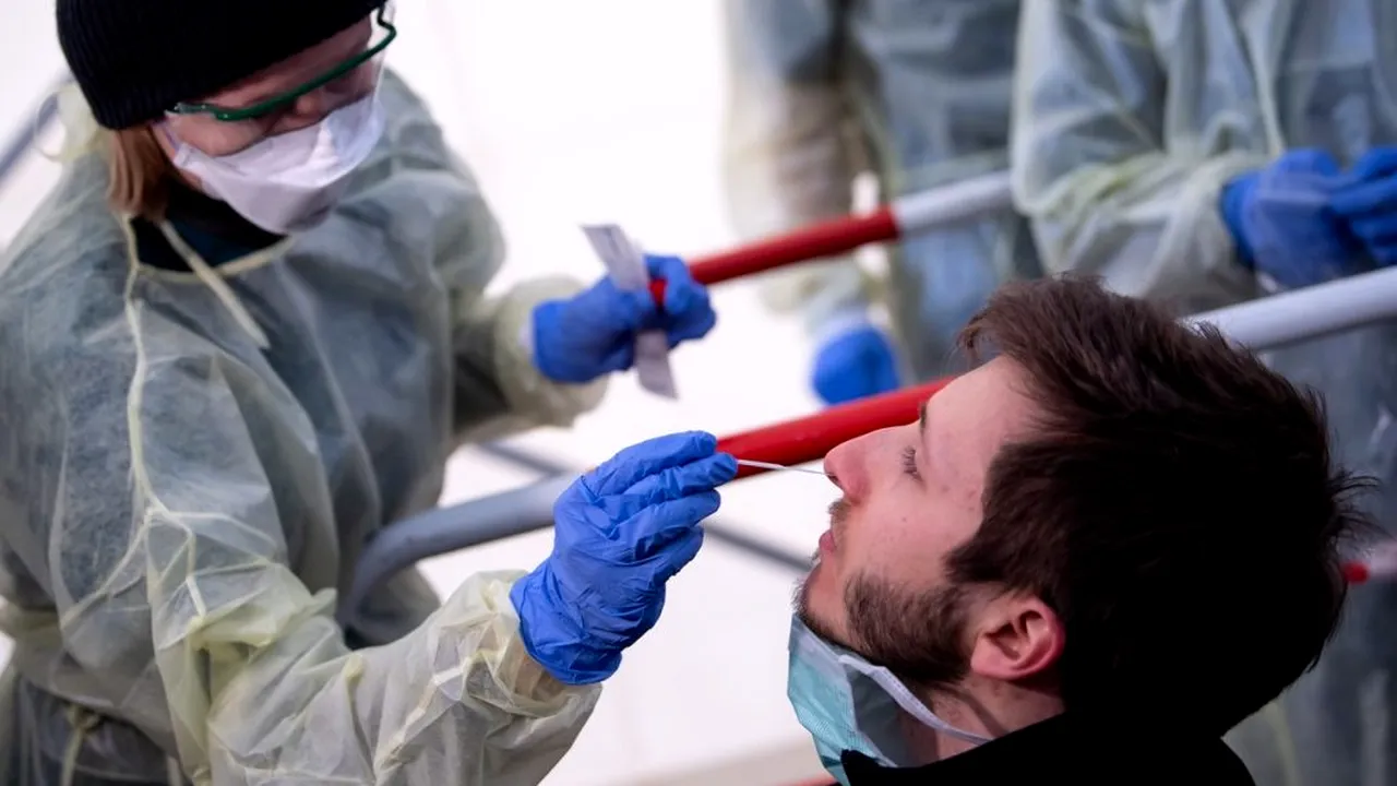 Cum răspândesc Covid-19 persoanele asimptomatice. Este atât de simplu!