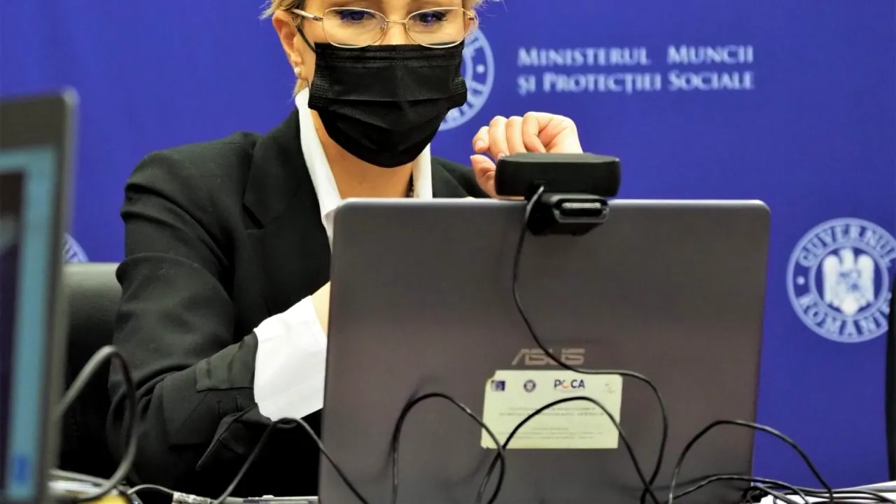 Modificarea Legii salarizării, discutată în ședință de Guvern. Raluca Turcan: „Sunt sporuri inventate pentru a crește venitul”