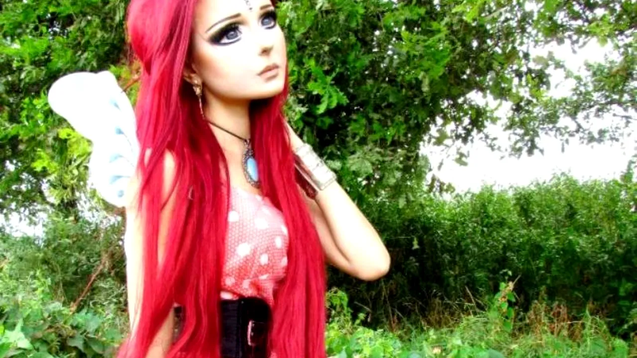 GALERIE FOTO. Tânăra care se transformă în fiecare zi într-un personaj de desene 