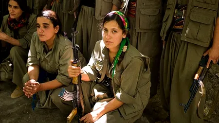 ISIS a decapitat zece persoane, dintre care cinci luptători kurzi