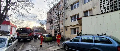 FOTO - VIDEO | EXPLOZIE într-un apartament din Suceava! Un bătrân de 86 de ani a fost transportat la spital