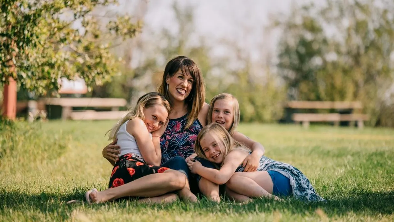 MMPS: Zile libere pentru părinți și în timpul vacanțelor școlare, în perioada stării de urgență