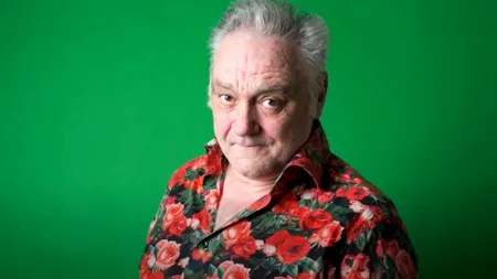 Tony Slattery, unul dintre cei mai îndrăgiți comedianți britanici, a murit la 65 de ani