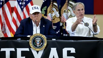 Donald Trump a vizitat comitatul Kerr devastat de INUNDAȚII: „Jelim pentru fiecare viață luată de inundații și ne rugăm pentru familii”