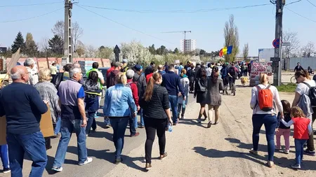Aproape 1.000 de oameni protestează în Prelungirea Ghencea: „Păcăleala nu mai ține