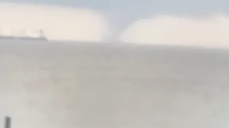 Tornadă uriașă, deasupra Mării Negre, în Ucraina, a fost surprinsă de localnici