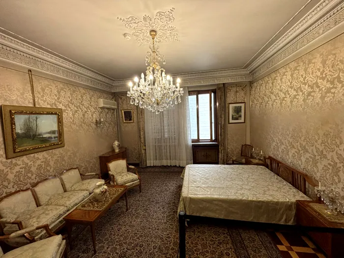 Unul dintre dormitoarele copiilor soților Ceaușescu