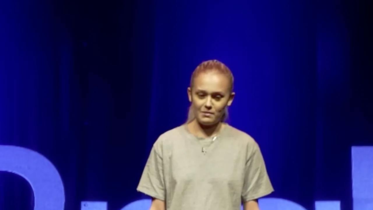 O tânără a găsit o metodă INGENIOASĂ de a face bani prin intermediul unui algoritm online