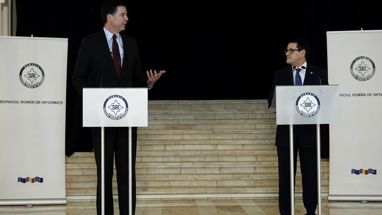 Directorul FBI a venit la București. Ce i-a spus Comey noului șef al SRI despre John Dillinger