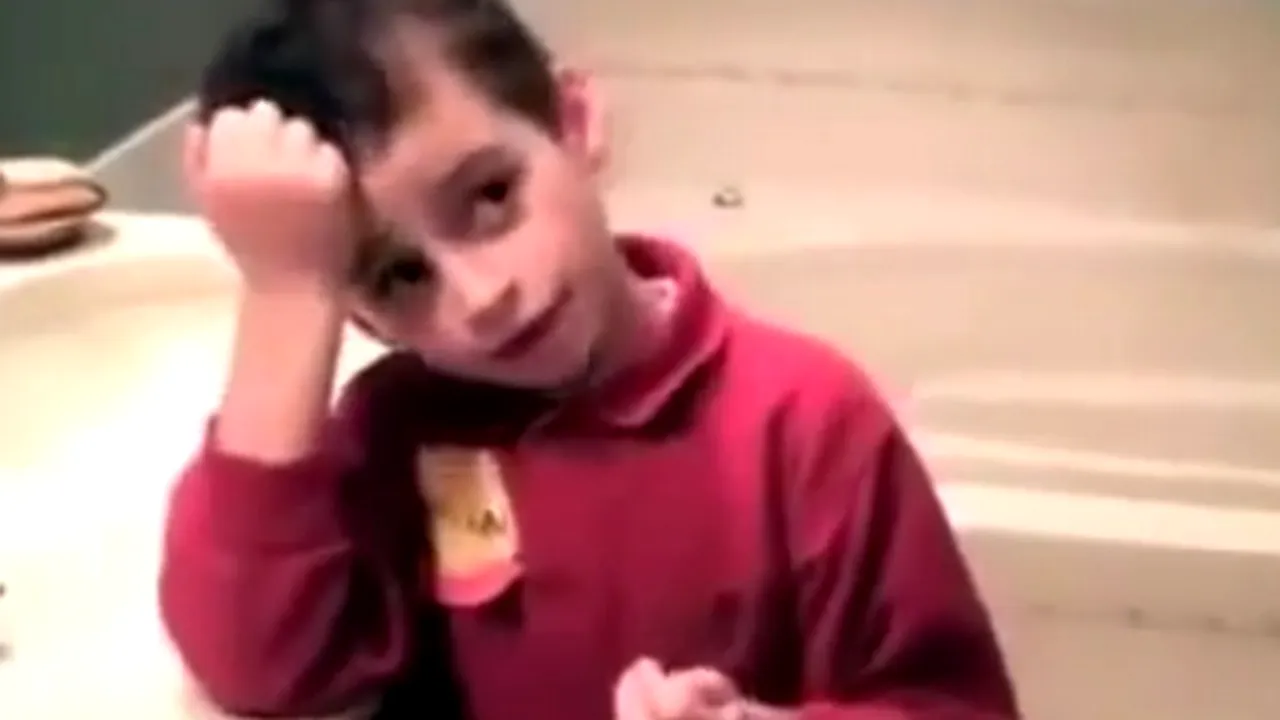 Un copil cunoaște pentru prima dată un cuplu de homosexuali. Reacția lui: o lecție pentru noi toți