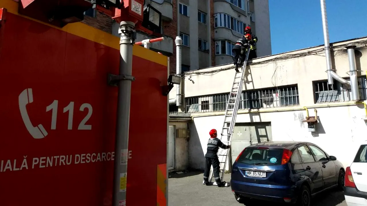 Cazul celor doi frați care au căzut în gol de la etajul 5 al unui bloc din Baia Mare: Unul a murit, iar altul este în stare gravă. Ce spun vecinii