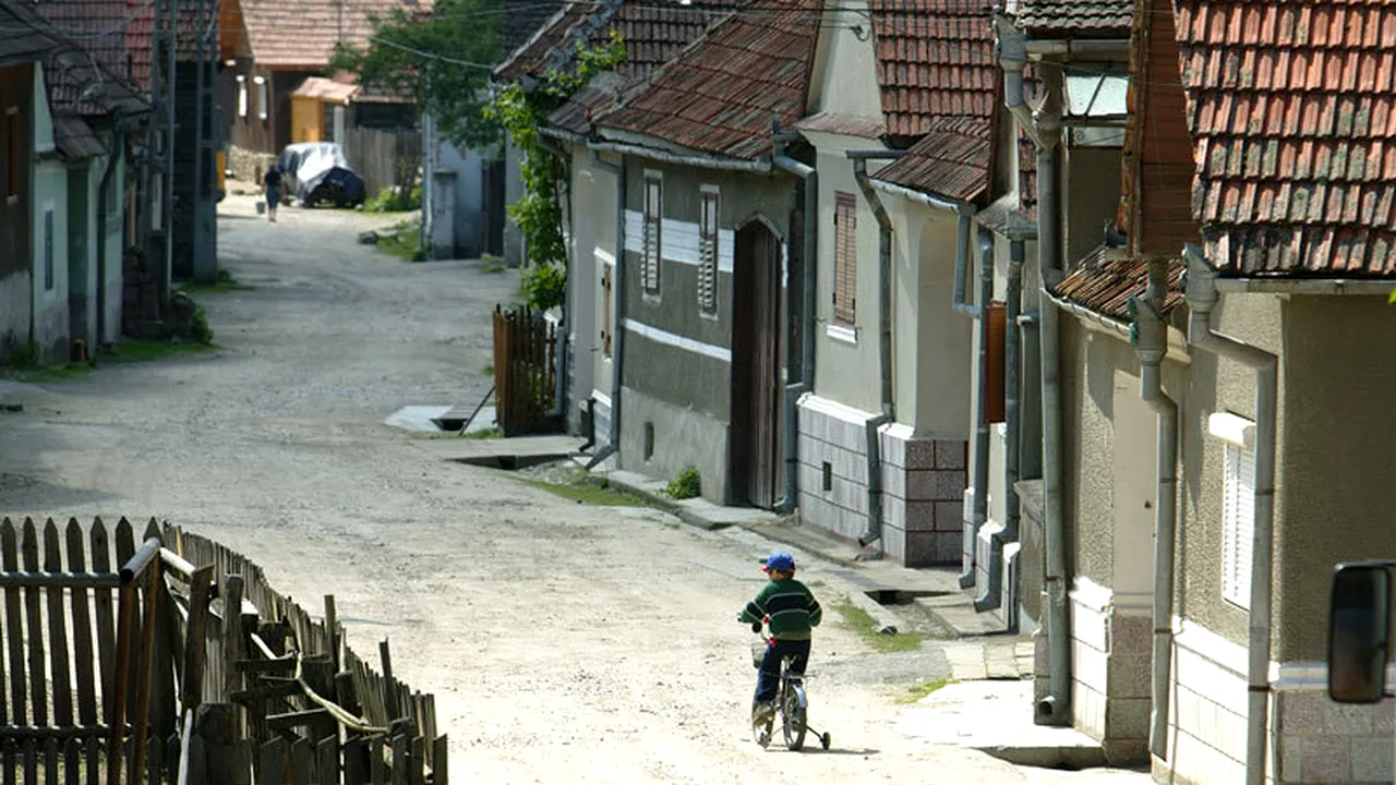 Povestea ultimilor sași din Feldioara, care își trăiesc datinile din amintiri