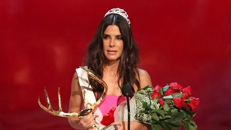 La 50 de ani, Sandra Bullock a fost desemnată cea mai frumoasă femeie din lume