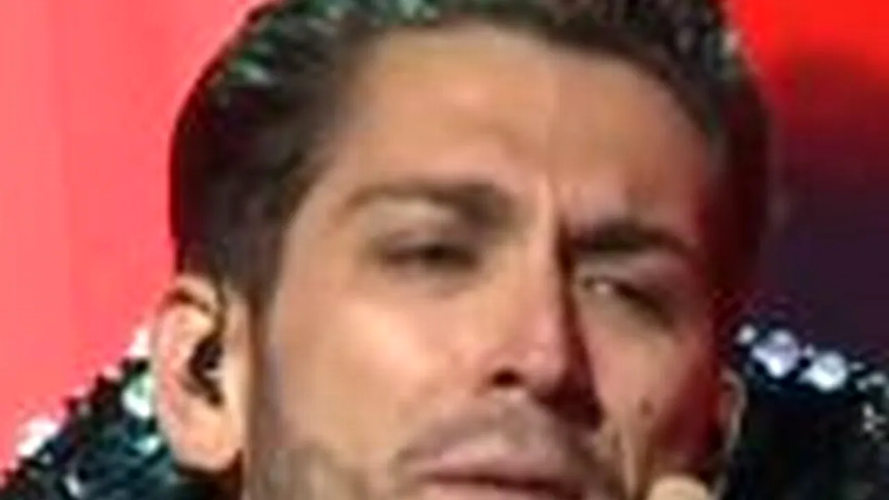 VIDEO: Cum va fi îmbrăcat Cezar Ouatu la Eurovision 2013