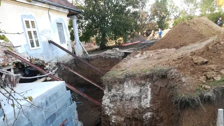 Un bărbat din Mureș a murit după ce s-a prăbușit peste el un mal de pământ