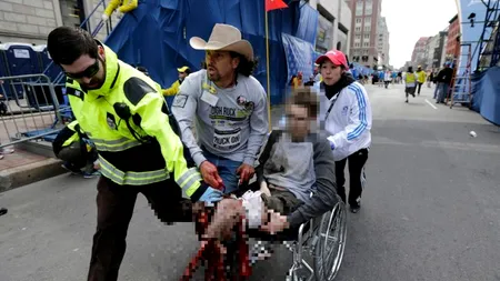 MASACRU ÎN BOSTON: trei morți și sute de răniți. 