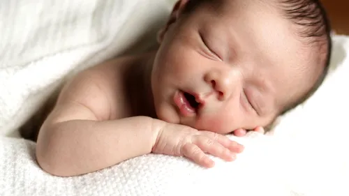 Nu este o glumă: ACESTA a fost cel mai popular nume de nou-născut din Marea Britanie în 2014