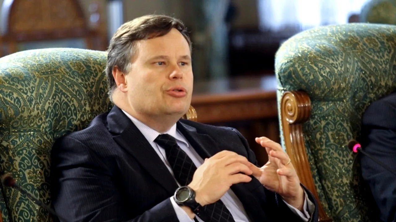 Jeffrey Franks a primit propunerea de fi conferențiar la Universitatea din Pitești