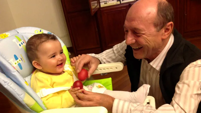 Băsescu: E greu să crești copii; dacă aș putea, aș dubla indemnizația pentru mame