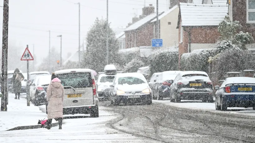 Furtuna LARISA face ravagii în Europa! Zăpada viscolită a blocat mai multe drumuri în Marea Britanie, tornadă în centrul Franței