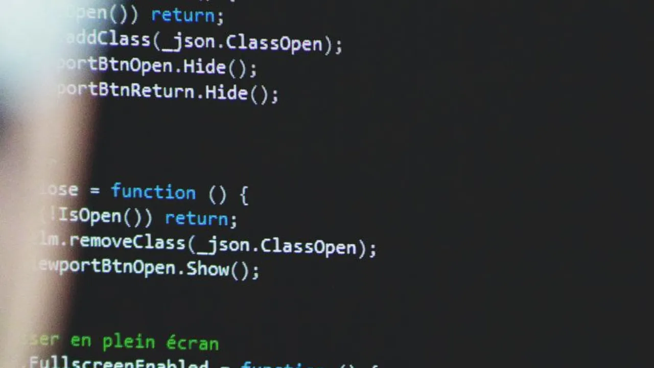 Hackerii din Rusia lansează un atac cibernetic împotriva a cel puțin 200 de companii americane