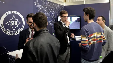 Coadă mare la standul SRI de la un târg de joburi. Un candidat și-a 