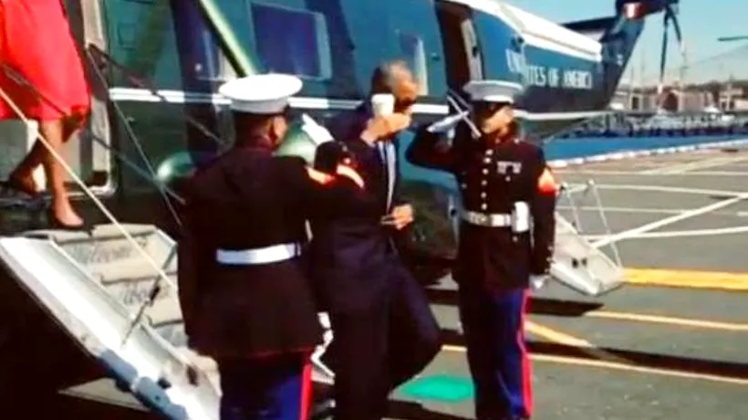 La coborârea din elicopter, Barack Obama a făcut o gafă care i-a scandalizat pe americani. Clipul a fost publicat chiar de Casa Albă