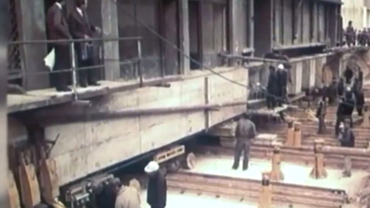 Cum s-au mutat pe roți, din ordinul lui Ceauşescu, trei blocuri din  București
