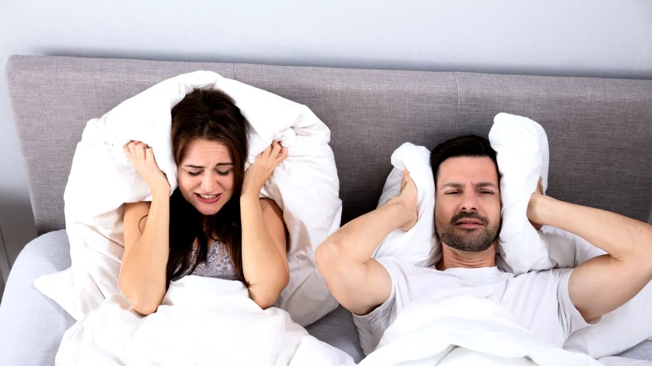 Reguli stricte la bloc în 2024. Cei care nu își respectă vecinii riscă AMENZI usturătoare. Iată ce obligații ai