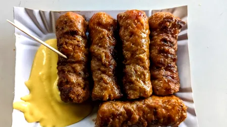 Cum se prepară cea mai bună rețetă de pasta de mici de 1 Mai. Așa vor ieși pufoși și suculenți