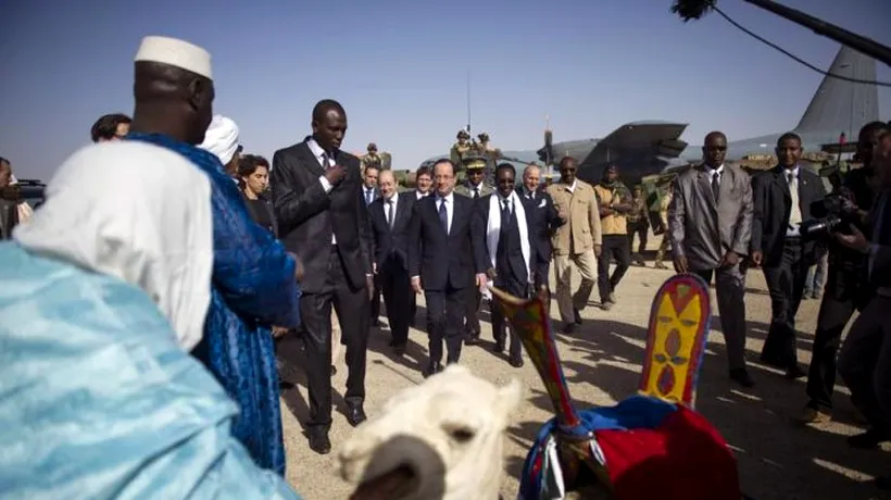 O cămilă primită cadou, în Mali, de Francois Hollande a fost mâncată de localnici. VIDEO
